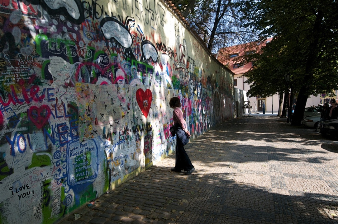 Lennon Wall | Lesser Town 