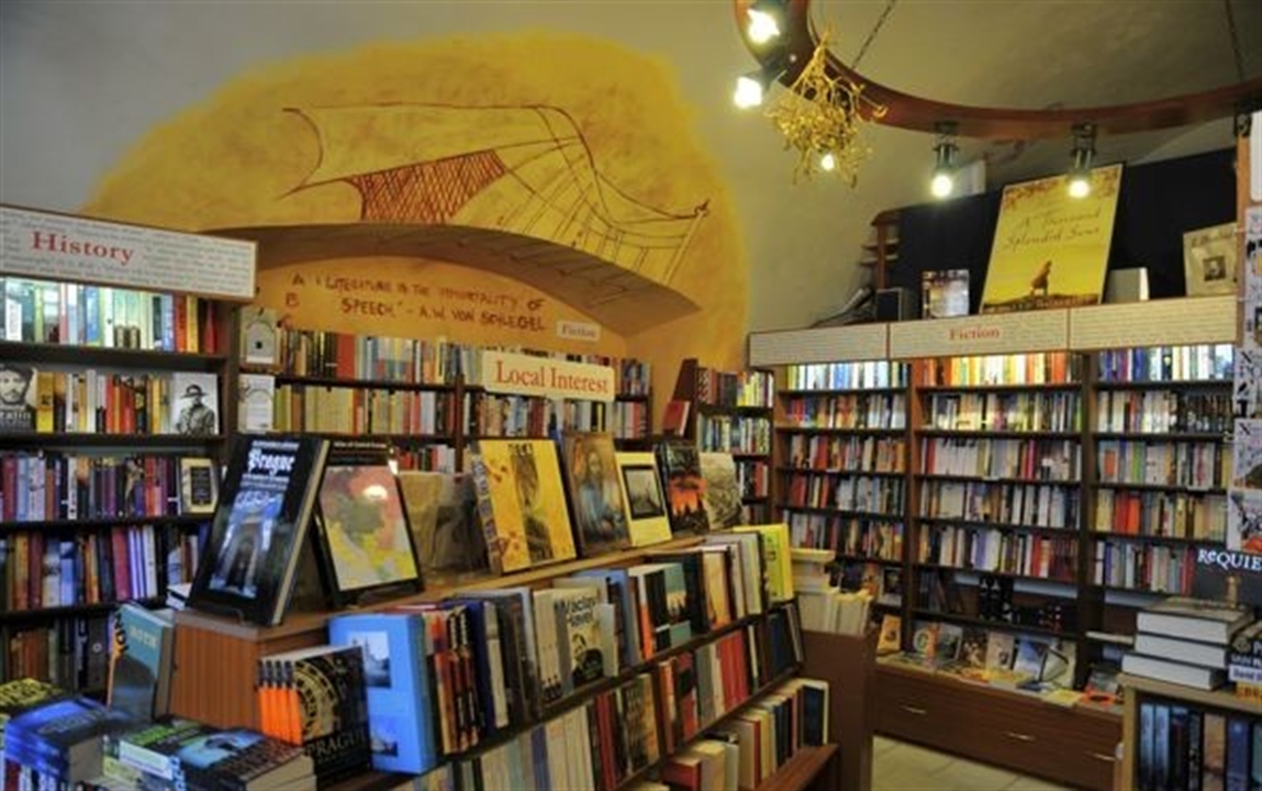 bookstores-in-prague-english-bookstores-prague-stay